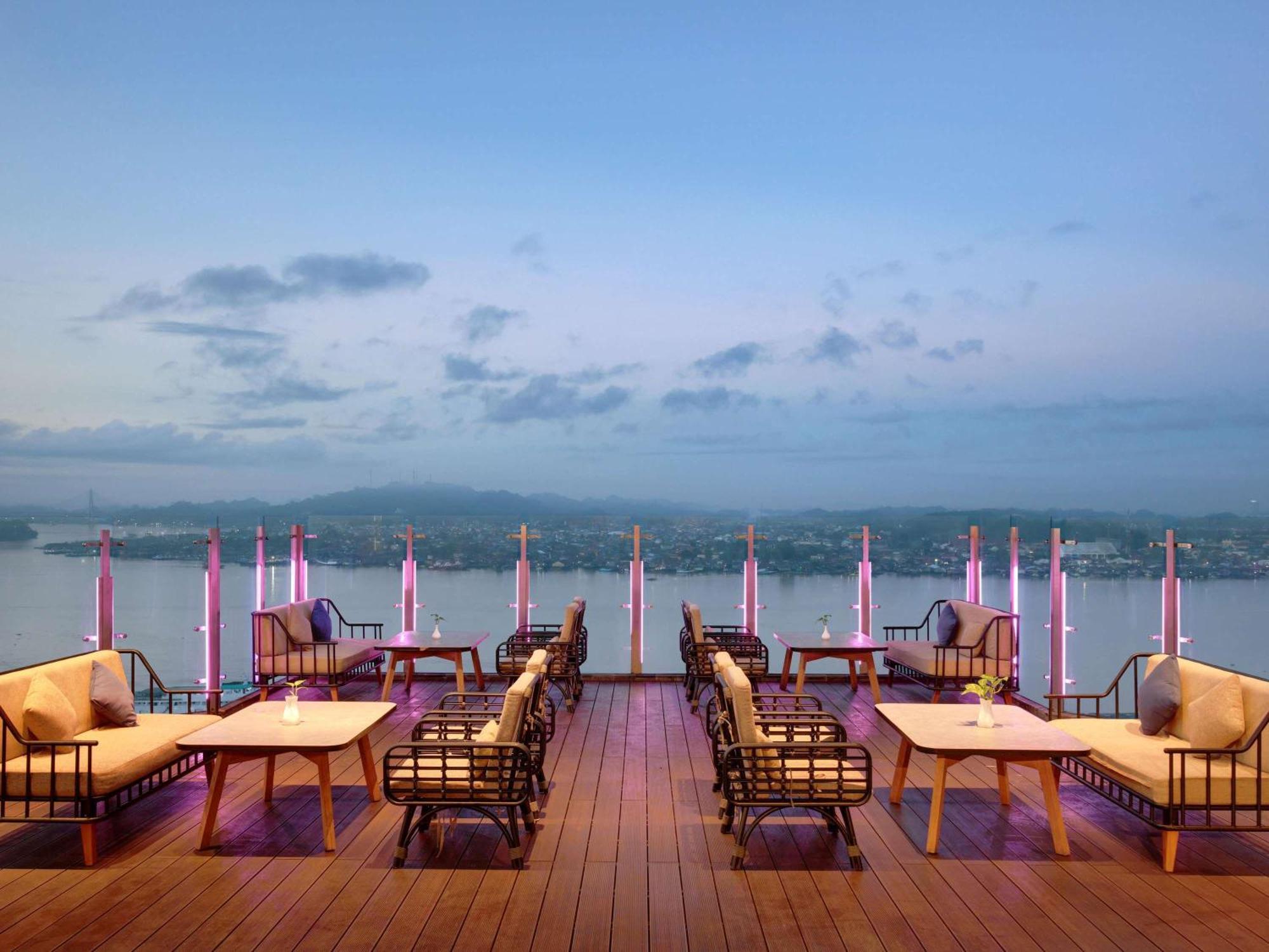 Mercure Samarinda Exterior foto